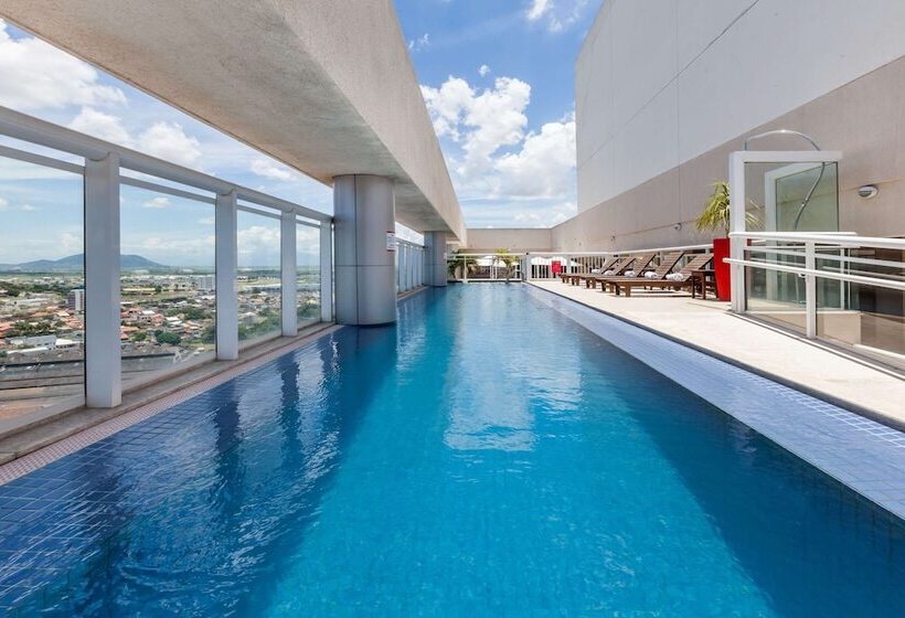 Ramada Hotel & Suites Campos Pelinca