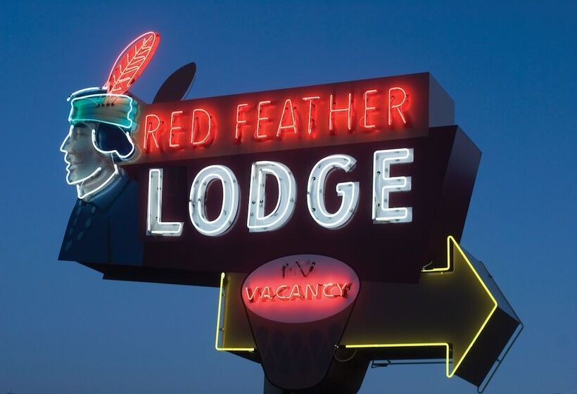 فندق Red Feather Lodge