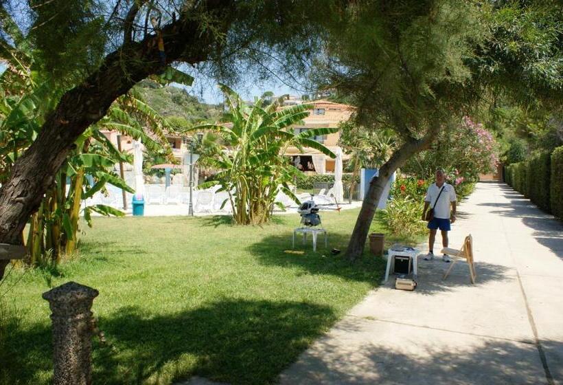 Отель Solemare Club Village