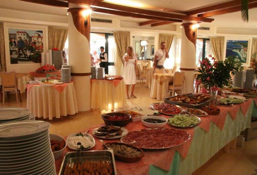 Отель Solemare Club Village