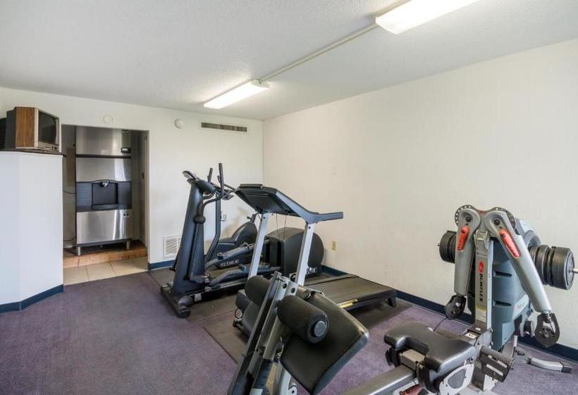 فندق Rodeway Inn & Suites