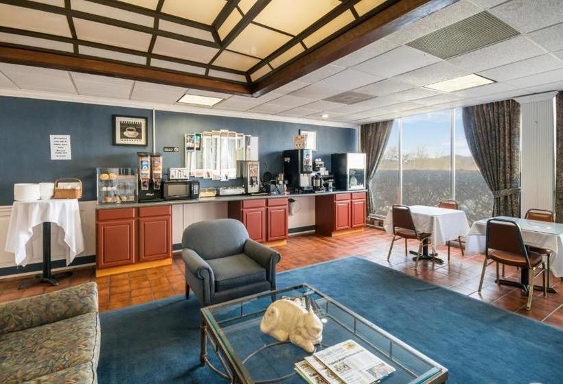 فندق Rodeway Inn & Suites