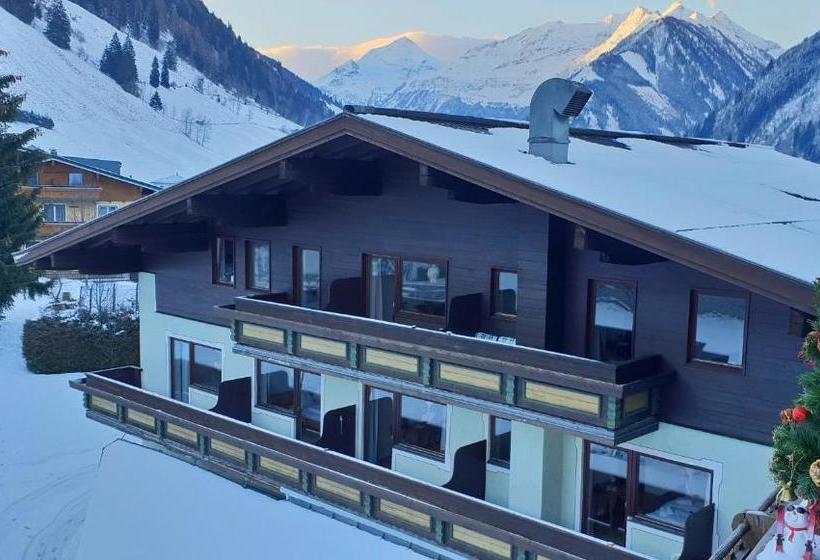 Отель Salzburgerhof