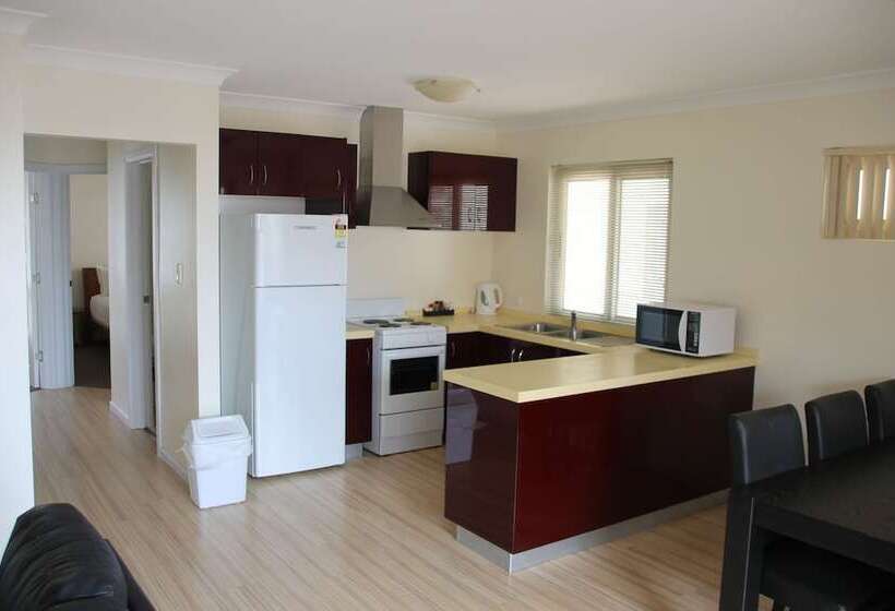 בית מלון כפרי Seaspray Beach Holiday Park