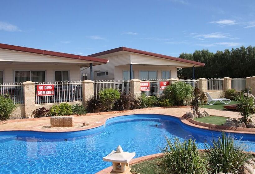 בית מלון כפרי Seaspray Beach Holiday Park