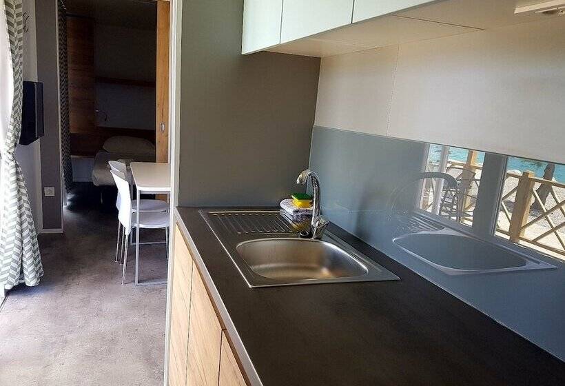 호텔 Amadria Park Camping Sibenik Mobile Homes