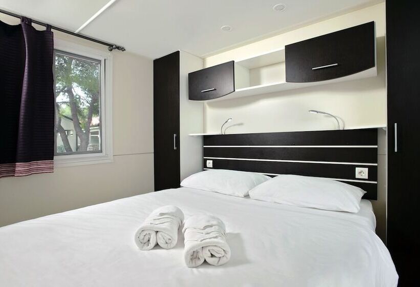 호텔 Amadria Park Camping Sibenik Mobile Homes