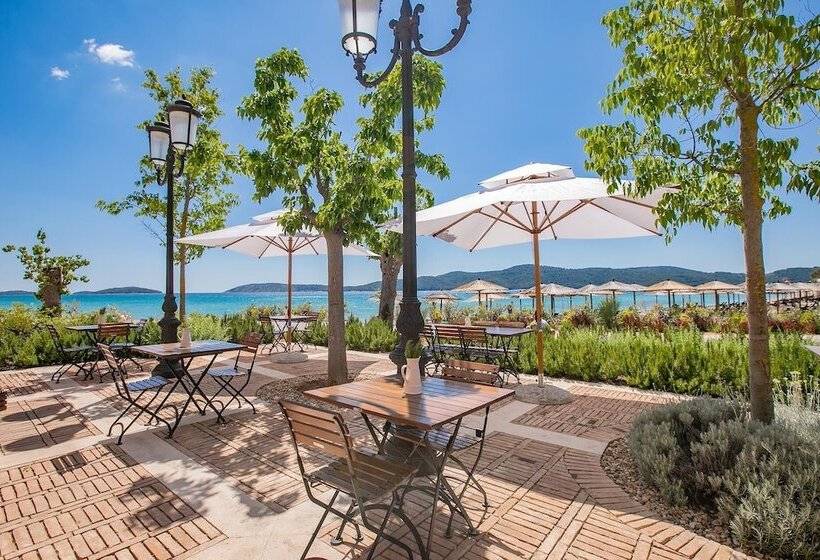호텔 Amadria Park Camping Sibenik Mobile Homes