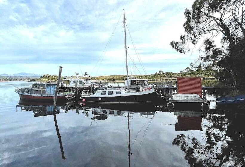 ホテル Strahan Wilderness Lodge