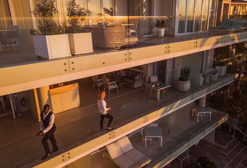 ホテル The Clarendon Bantry Bay