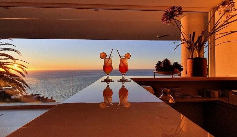 ホテル The Clarendon Bantry Bay