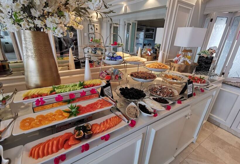 ホテル The Clarendon Bantry Bay