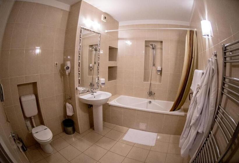 Отель The Elite Oradea S Legendary