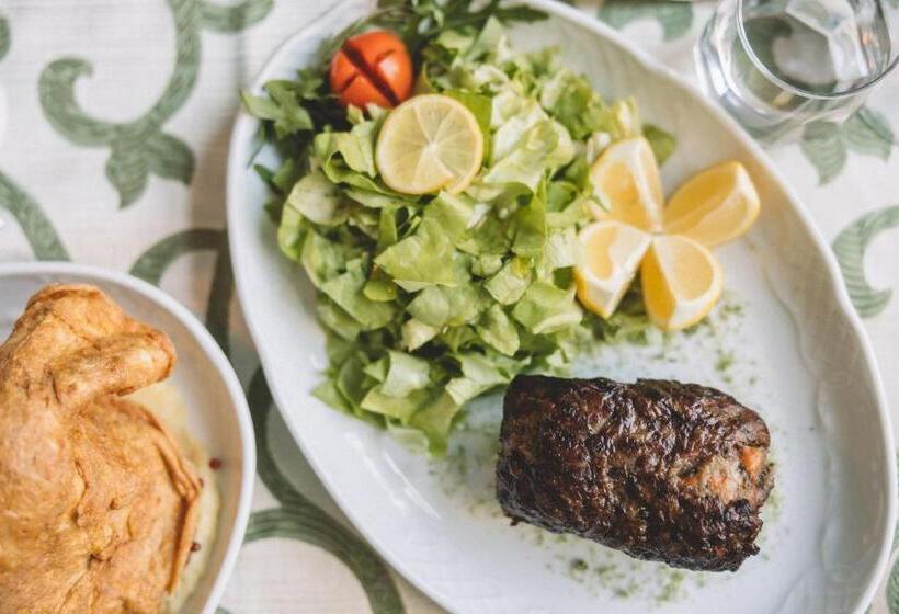 Отель The Elite Oradea S Legendary