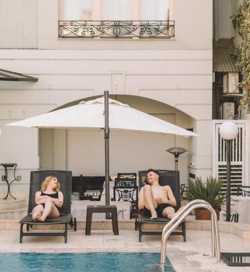 Отель The Elite Oradea S Legendary