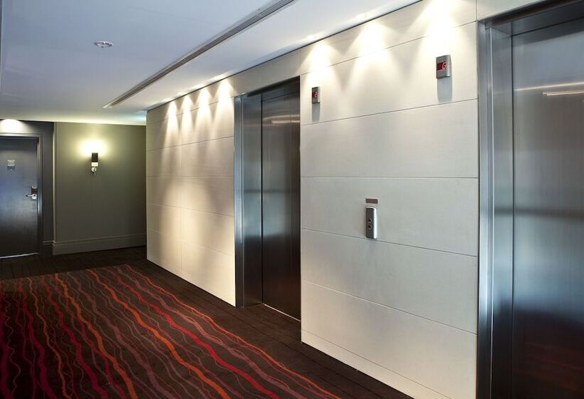 בית מלון כפרי The Gateway Inn, Newcastle