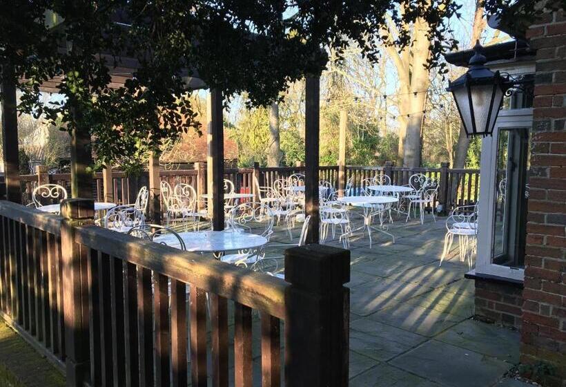 Отель Three Tuns Ashwell