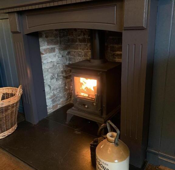 Отель Three Tuns Ashwell