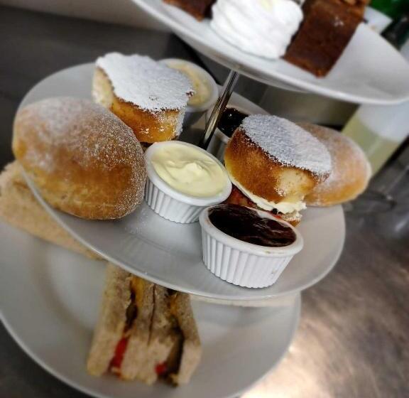 Отель Three Tuns Ashwell