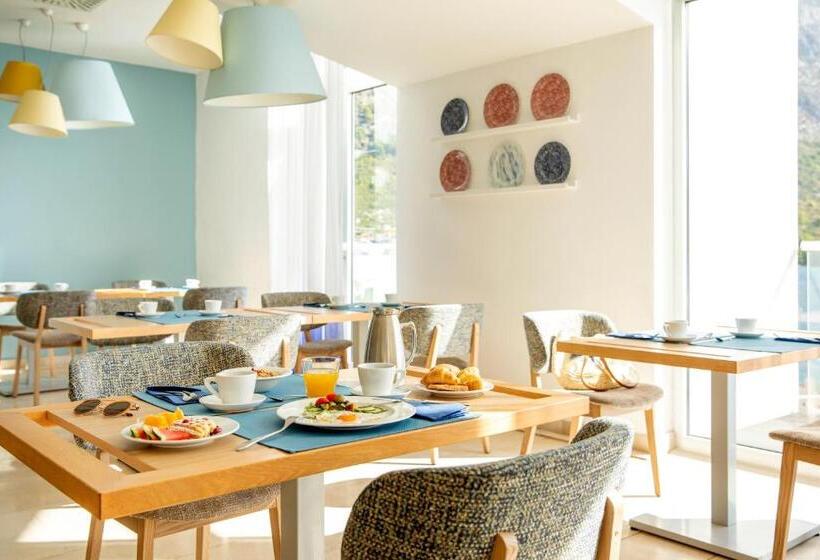 فندق Tui Blue Makarska   Adults Only