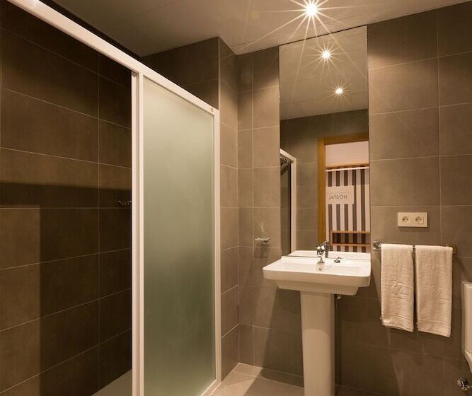 Iraipe Pamplona Hostal Auto Check In