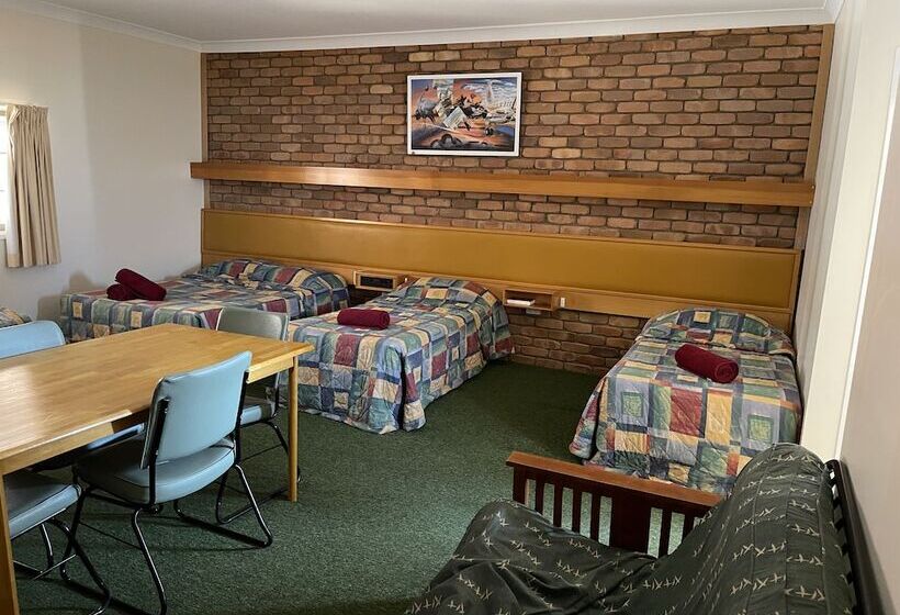 Landsborough Lodge Motel