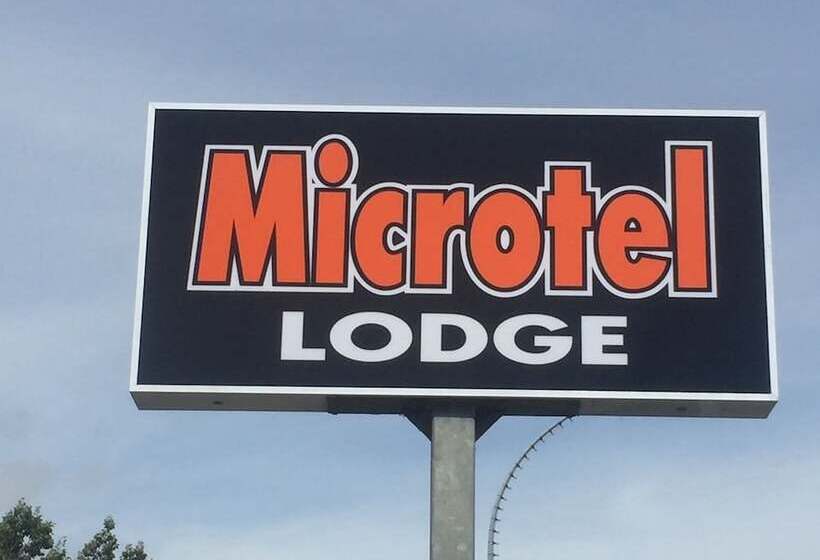 Microtel Lodge Hamilton Hostel