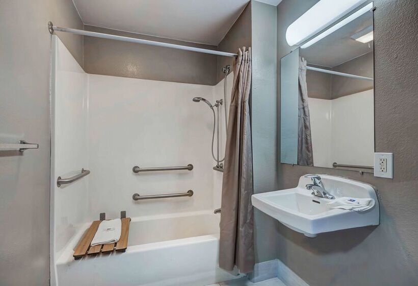 Motel 6 Denton, Tx  Unt