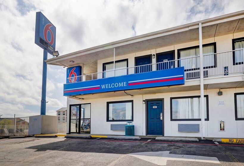 Motel 6 Denton, Tx  Unt