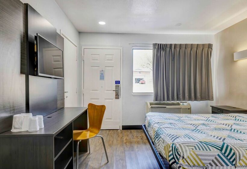 Motel 6 Denton, Tx  Unt