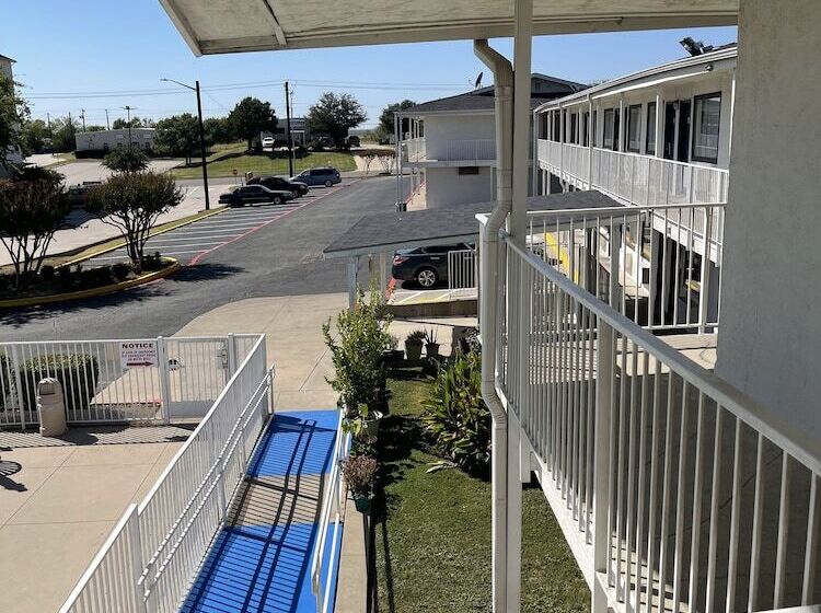 Motel 6 Denton, Tx  Unt