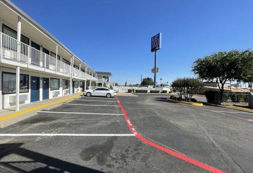 Motel 6 Denton, Tx  Unt