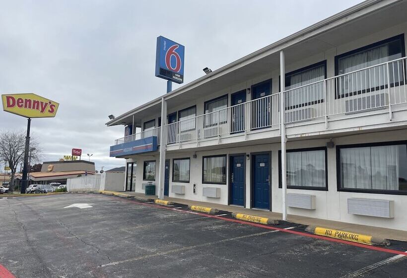 Motel 6 Denton, Tx  Unt