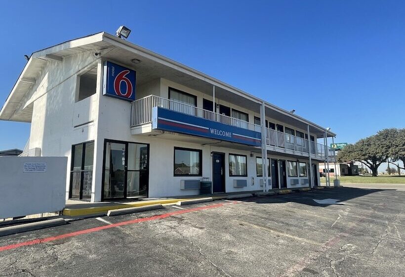 Motel 6 Denton, Tx  Unt