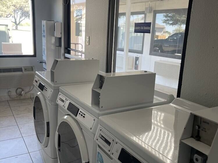 Motel 6 Denton, Tx  Unt