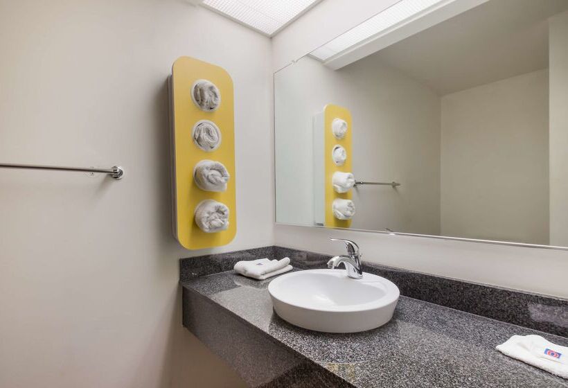 Motel 6 Rothschild, Wi