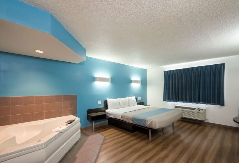 Motel 6 Rothschild, Wi