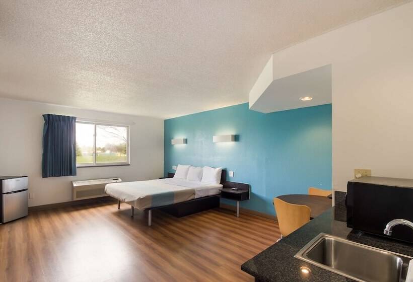 Motel 6 Rothschild, Wi