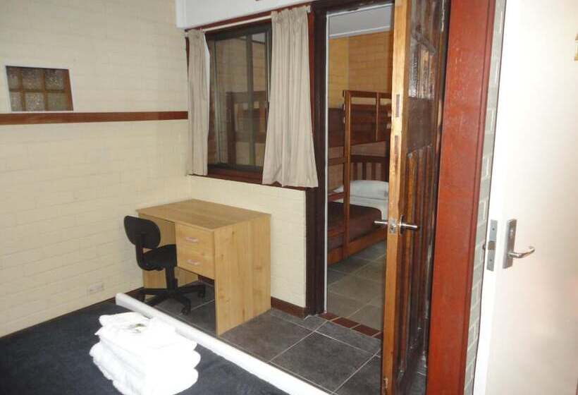 فندق على الطريق A Railway Lodge