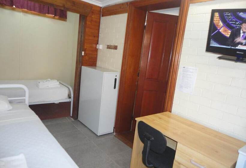 فندق على الطريق A Railway Lodge