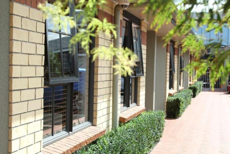 Мотель Quantum Lodge Motor Inn