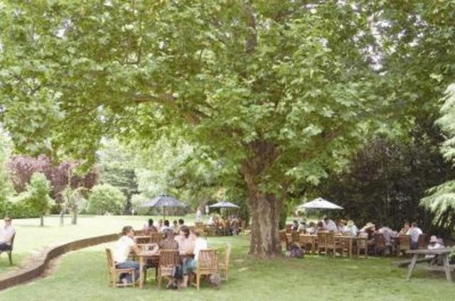 پانسیون Petersons Armidale Winery And Guesthouse