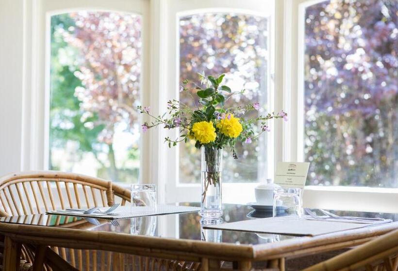 پانسیون Petersons Armidale Winery And Guesthouse