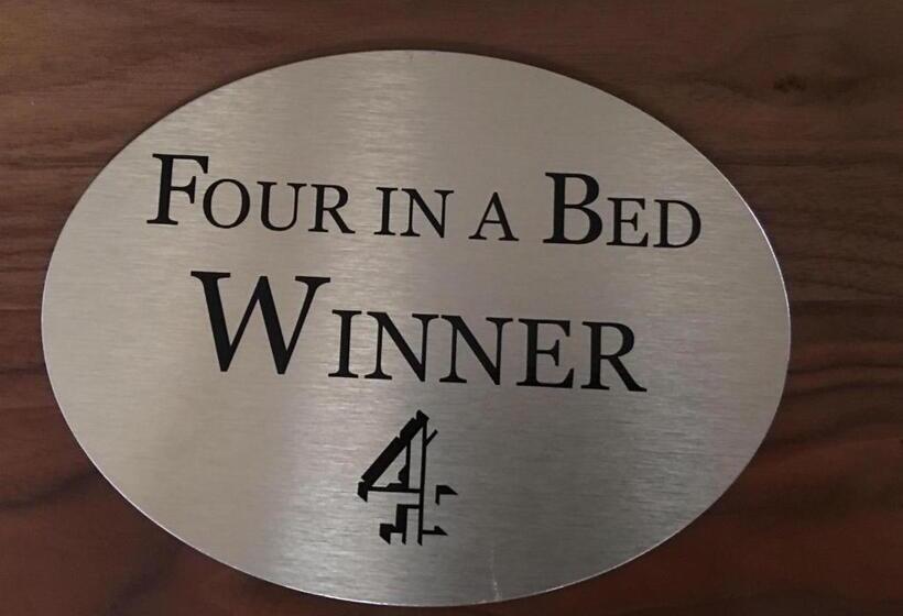 Пансион The Redstone Guesthouse