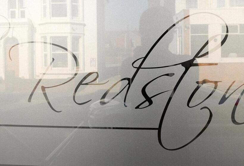 Пансион The Redstone Guesthouse