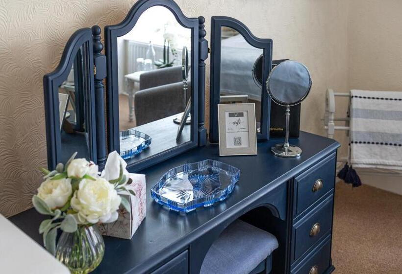 بنسيون The Wadham