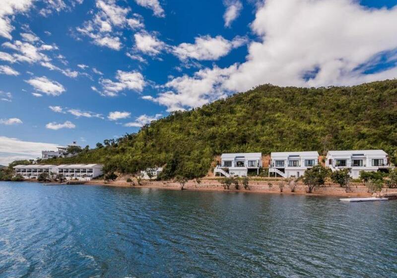 استراحتگاه Busuanga Bay Lodge