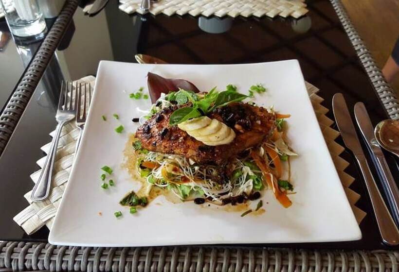 استراحتگاه Orator Hotel Samoa