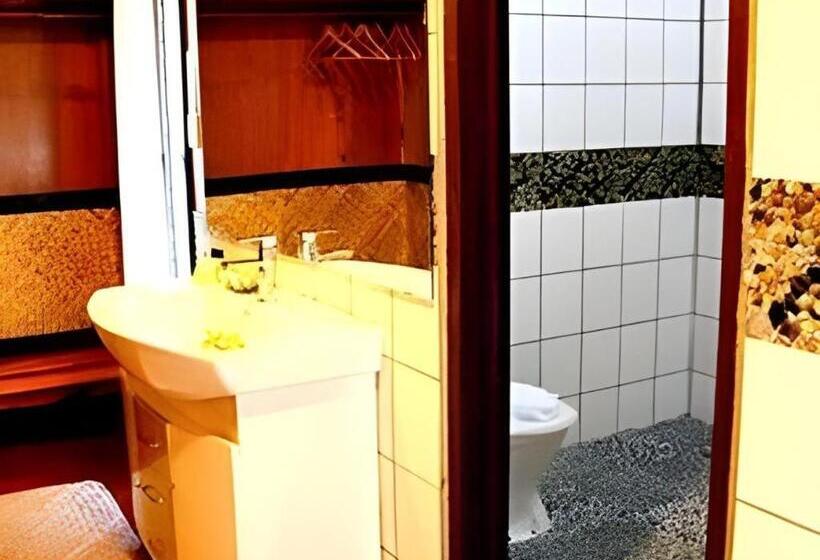 استراحتگاه Orator Hotel Samoa