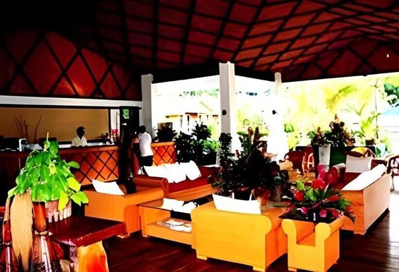 استراحتگاه Orator Hotel Samoa